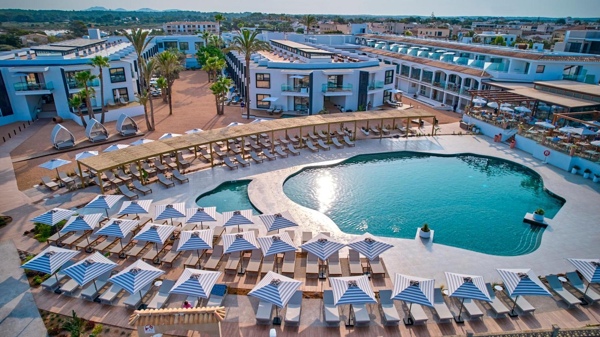Universal Grand Leon & Spa Colonia de Sant Jordi ภายนอก รูปภาพ