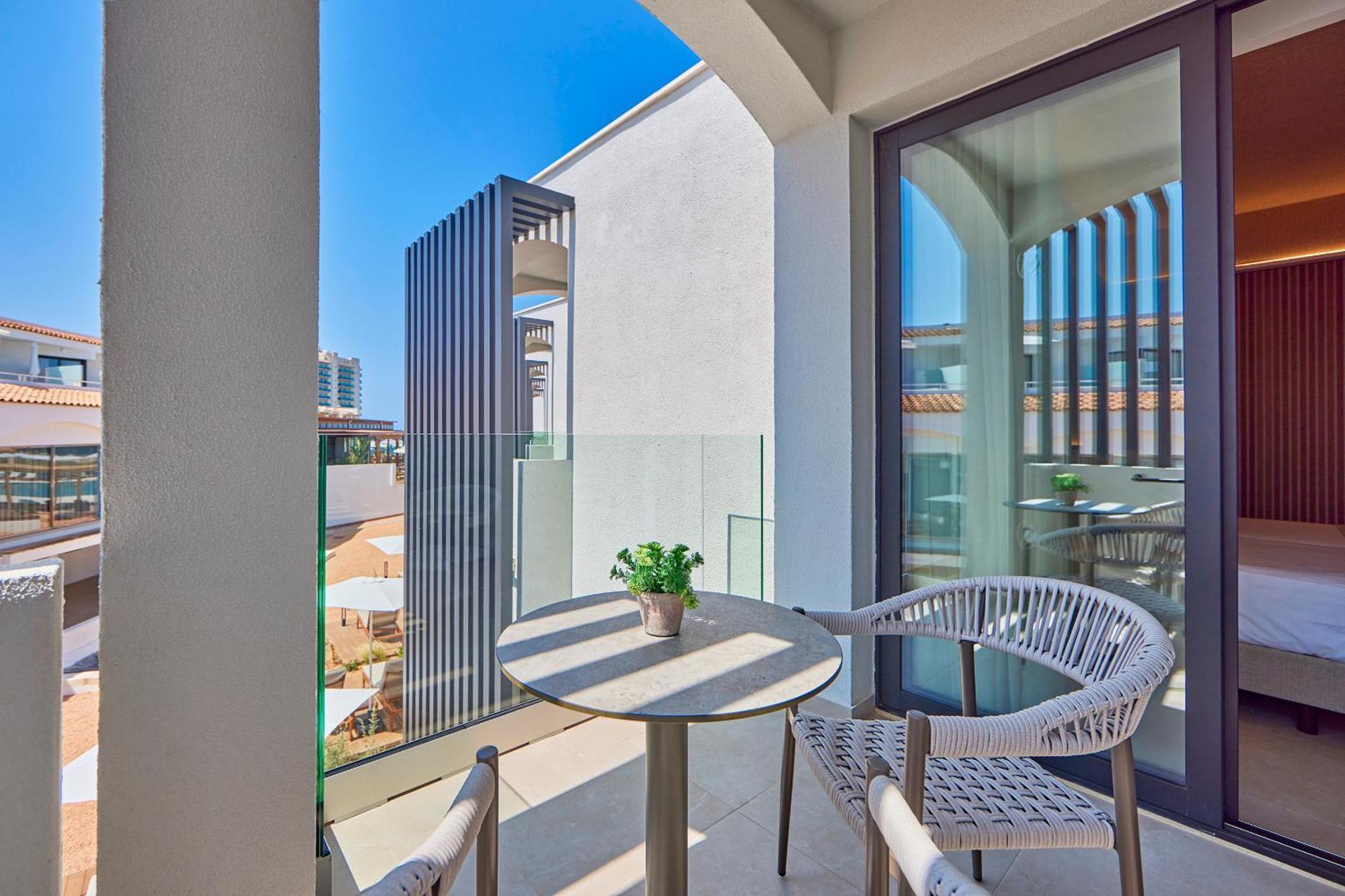 Universal Grand Leon & Spa Colonia de Sant Jordi ภายนอก รูปภาพ