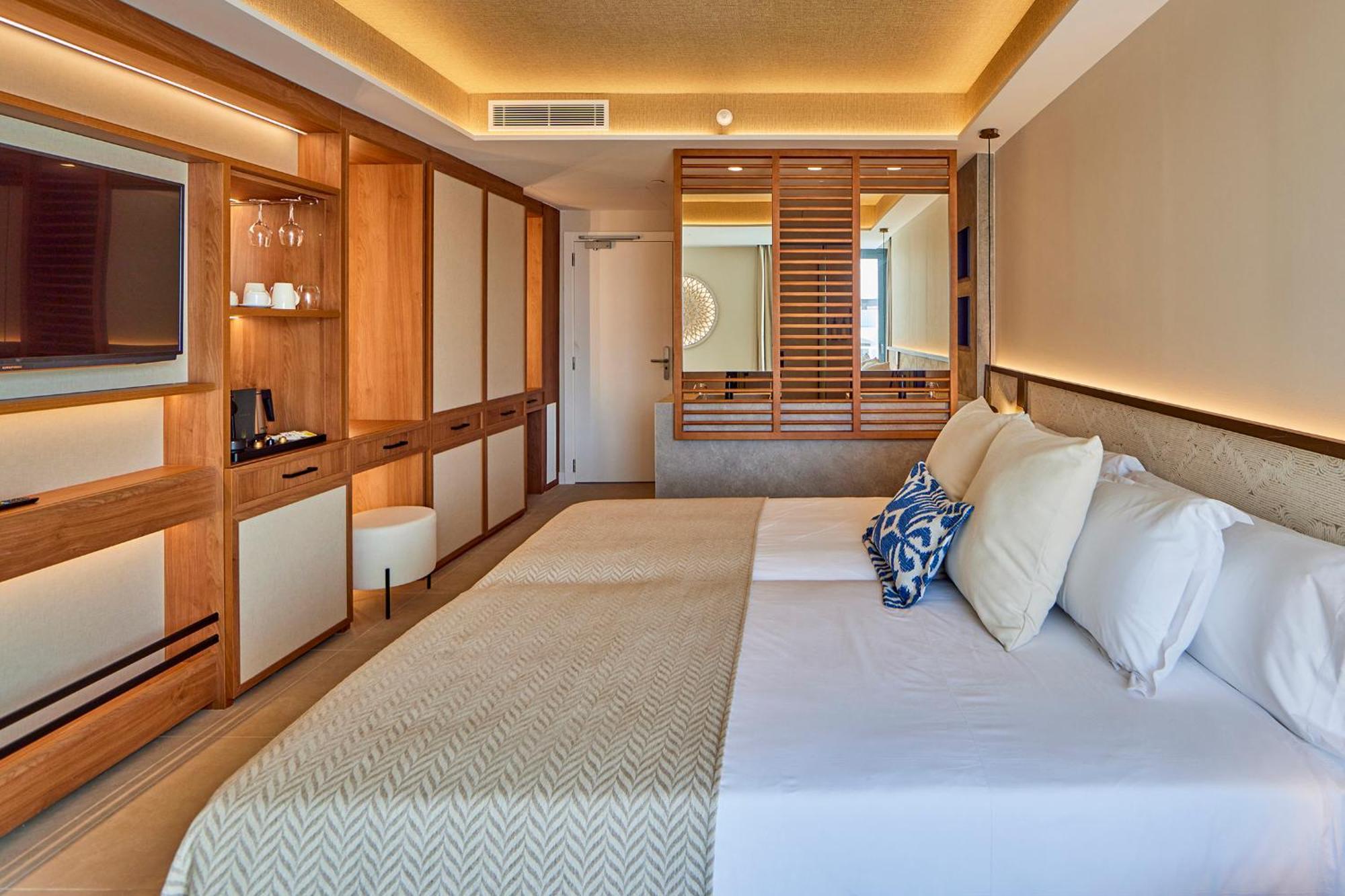 Universal Grand Leon & Spa Colonia de Sant Jordi ภายนอก รูปภาพ