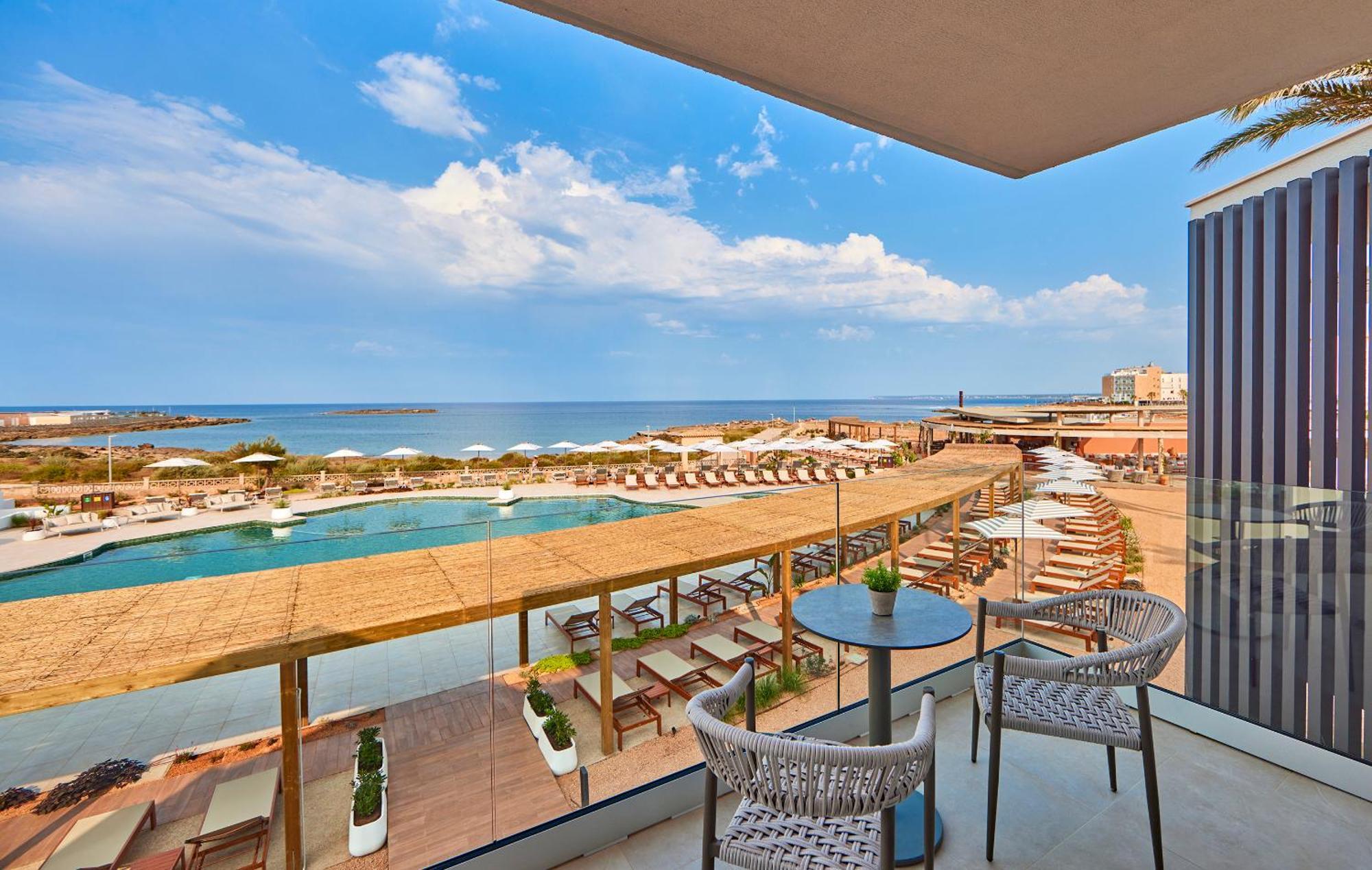 Universal Grand Leon & Spa Colonia de Sant Jordi ภายนอก รูปภาพ