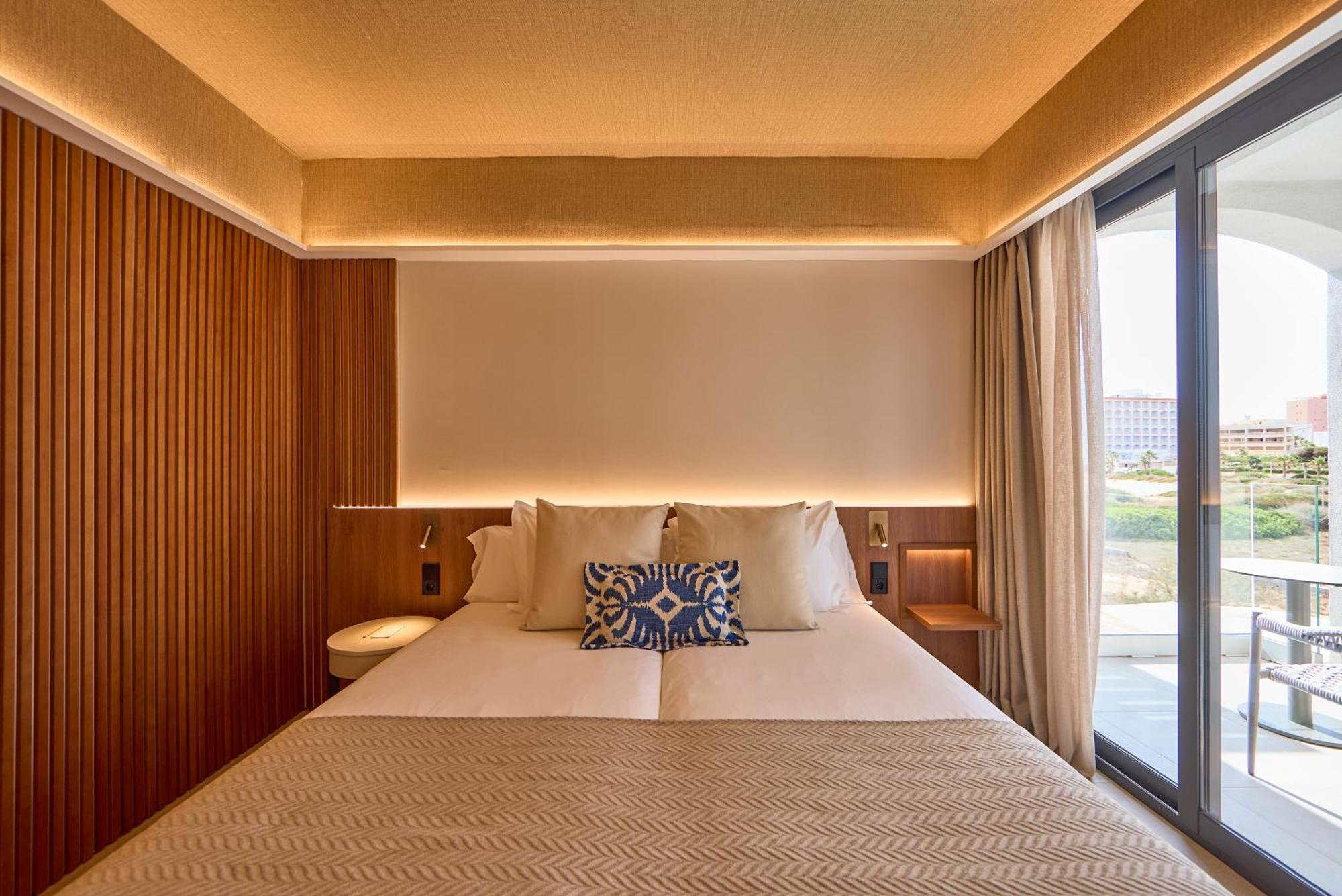 Universal Grand Leon & Spa Colonia de Sant Jordi ภายนอก รูปภาพ