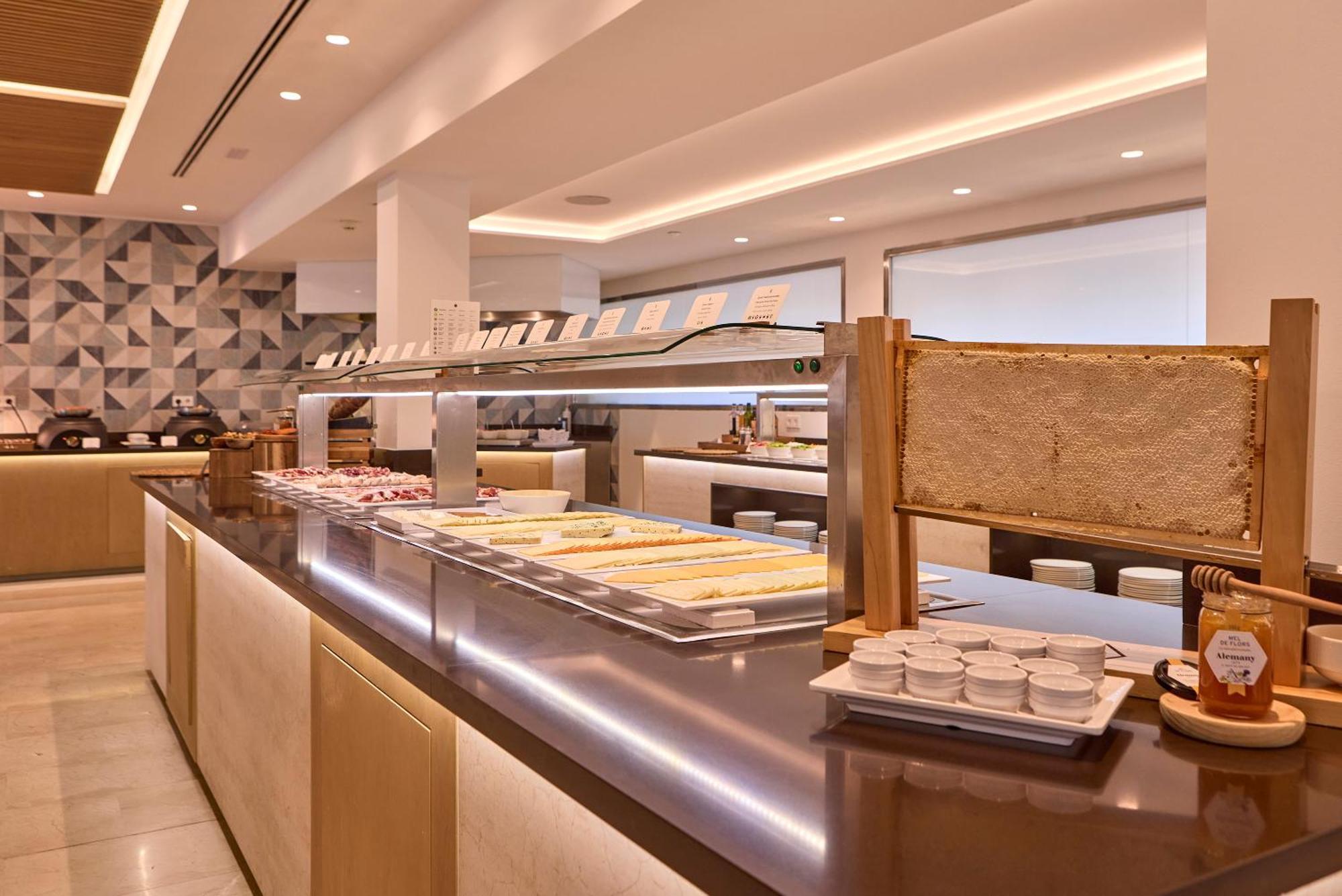 Universal Grand Leon & Spa Colonia de Sant Jordi ภายนอก รูปภาพ